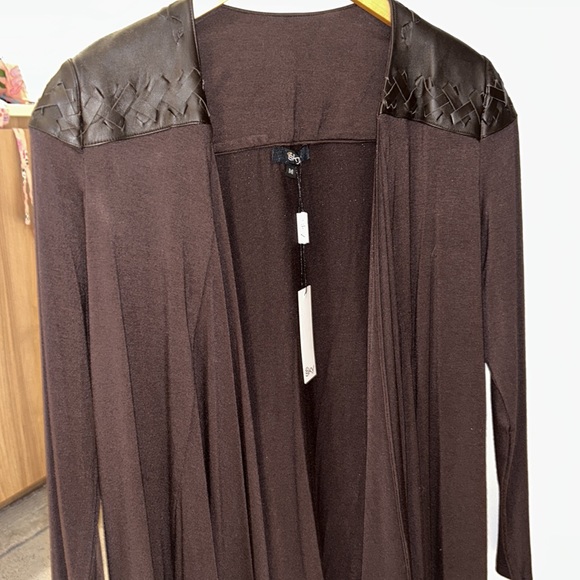 BNWT SKY WRAP W LEATHER DETAIL❤️/ M❤️ - Picture 7 of 8